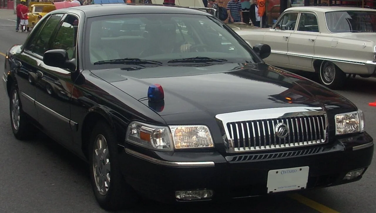 Mercury Grand Marquis LS (Byward Auto Classic)