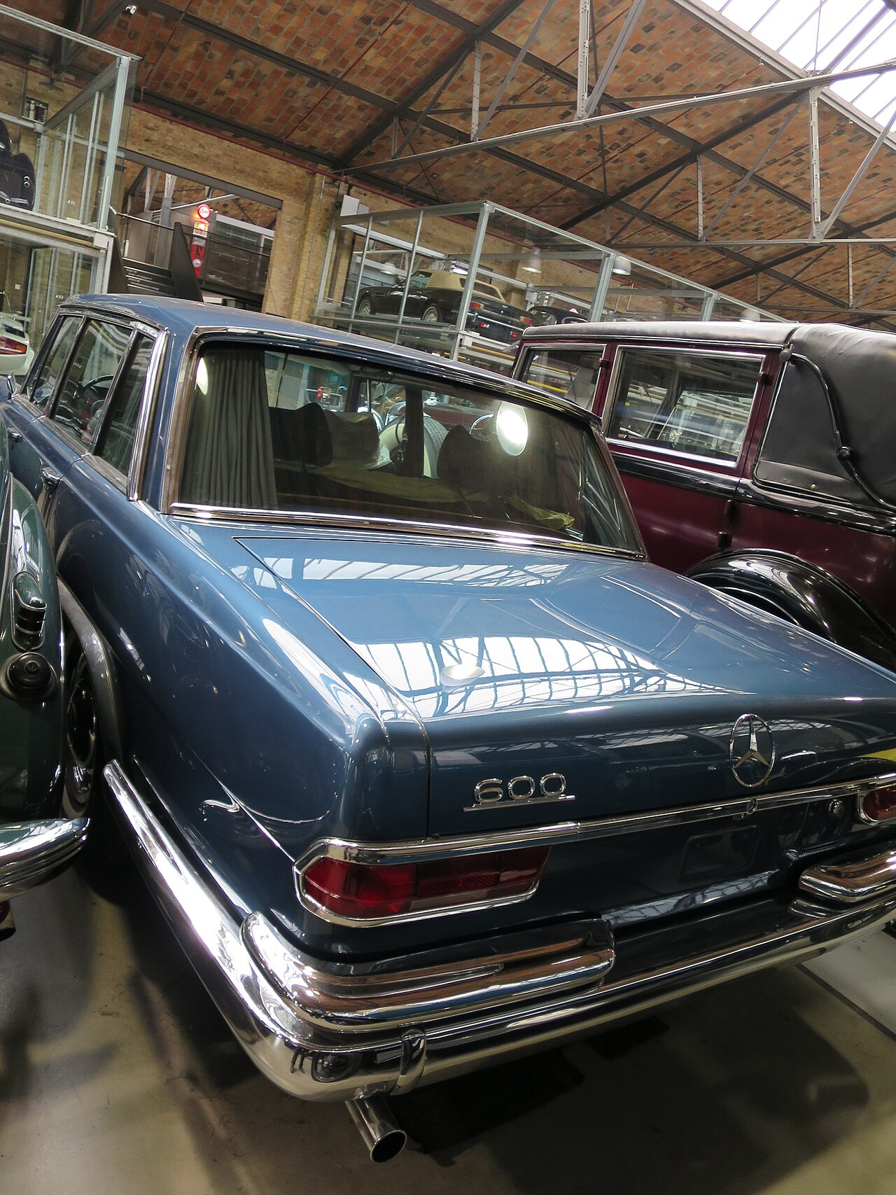 Mercedes-Benz 600 W100 saloon
