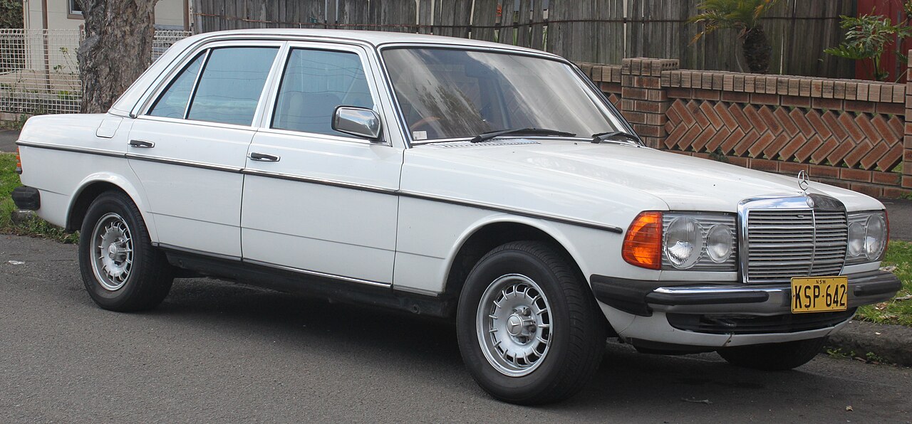 Mercedes-Benz W123 300 D saloon