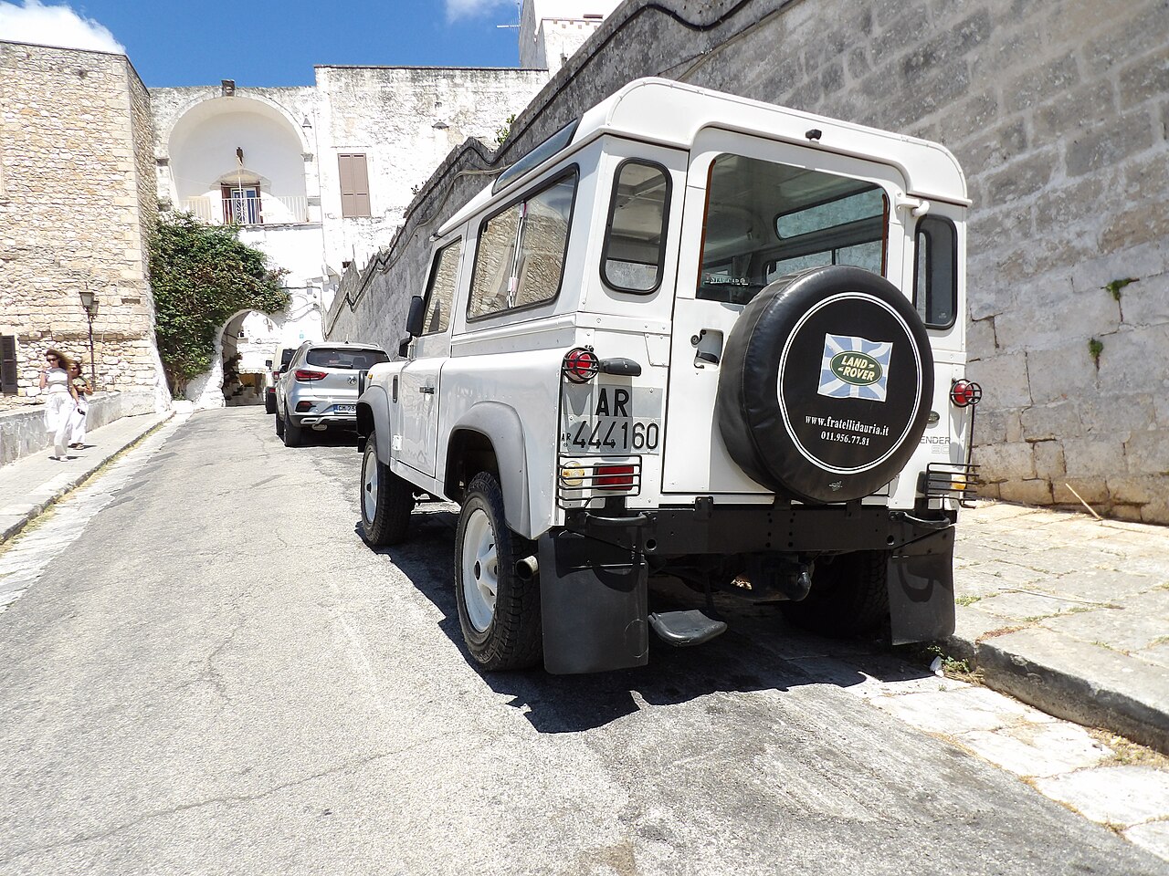 Land Rover Defender 90 photograph