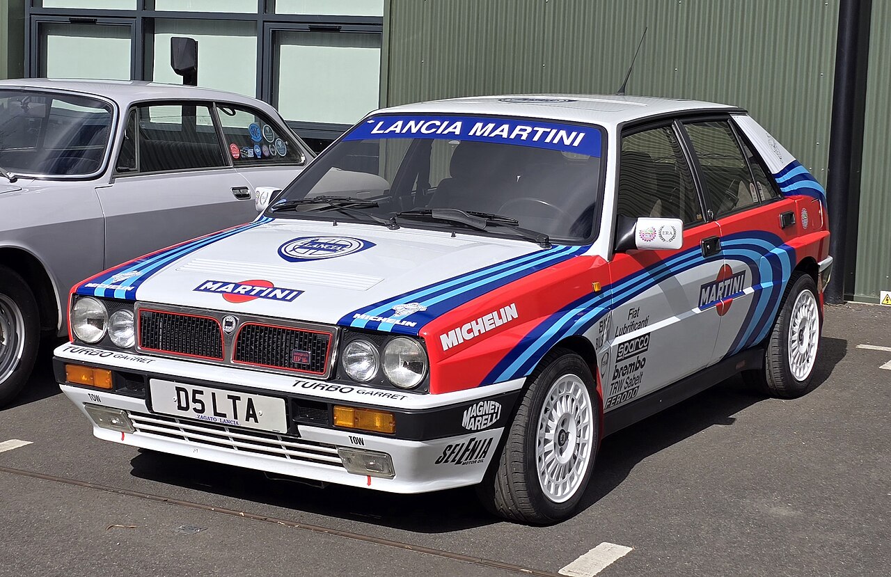 Lancia Delta HF Integrale 16V photograph