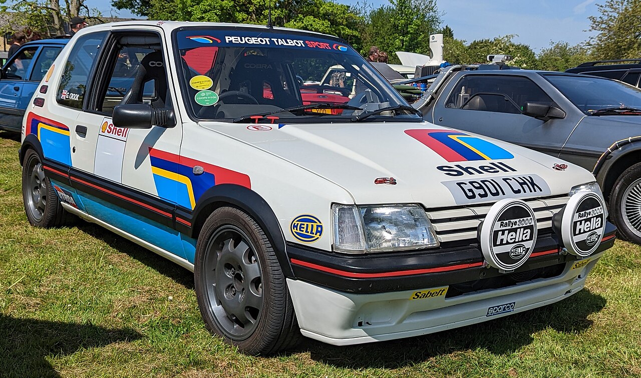 Peugeot 205 GTI 1.9 photograph