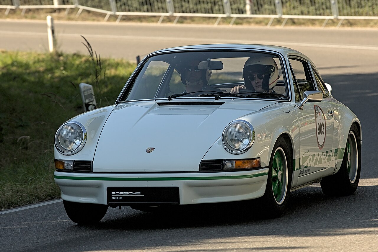 Porsche 911 Carrera RS 2.7 photograph