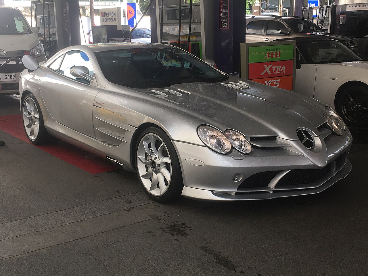 Mercedes-Benz SLR McLaren Coupe photograph