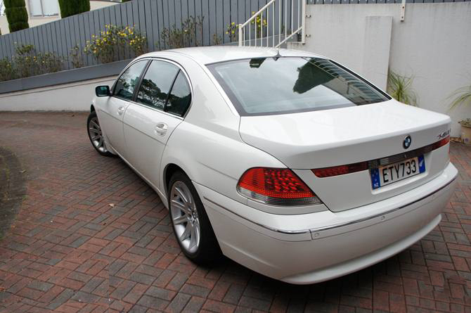 BMW 7 Series photograph