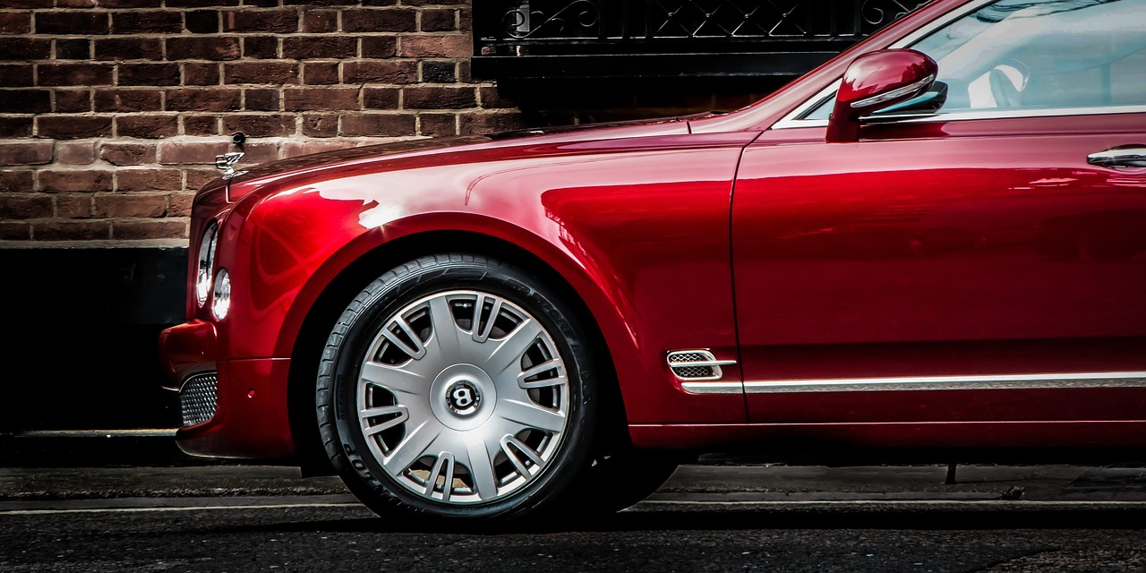 Front detail of a red modern Bentley Mulsanne
