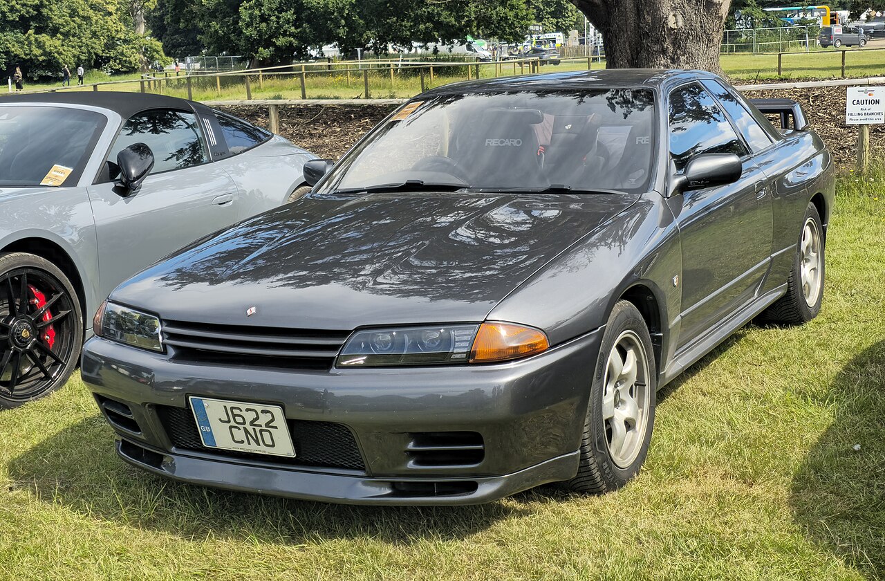Nissan Skyline GT-R photograph