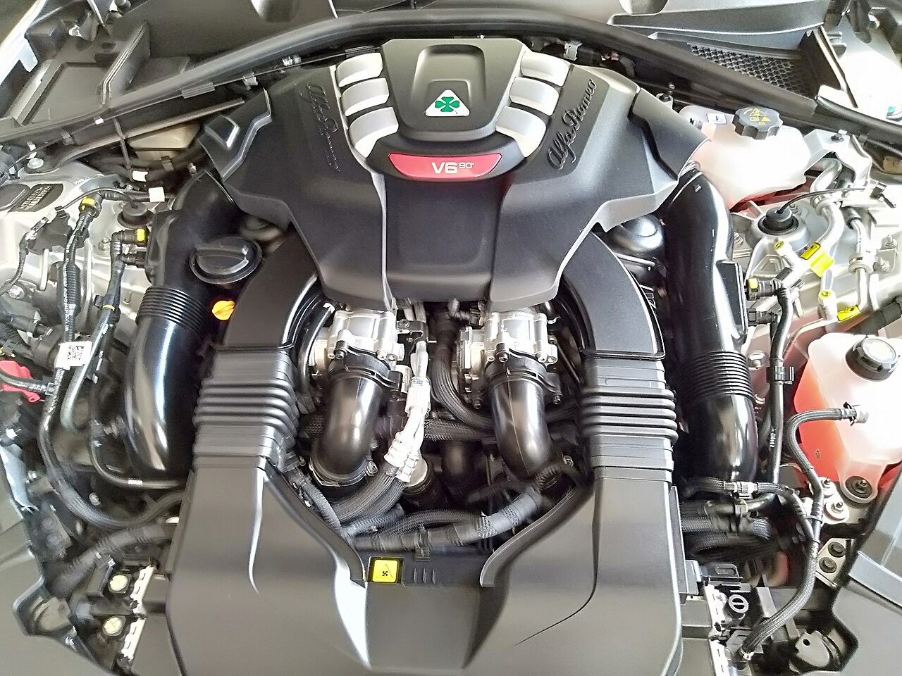 Alfa Romeo Giulia 2.9 V6 photograph