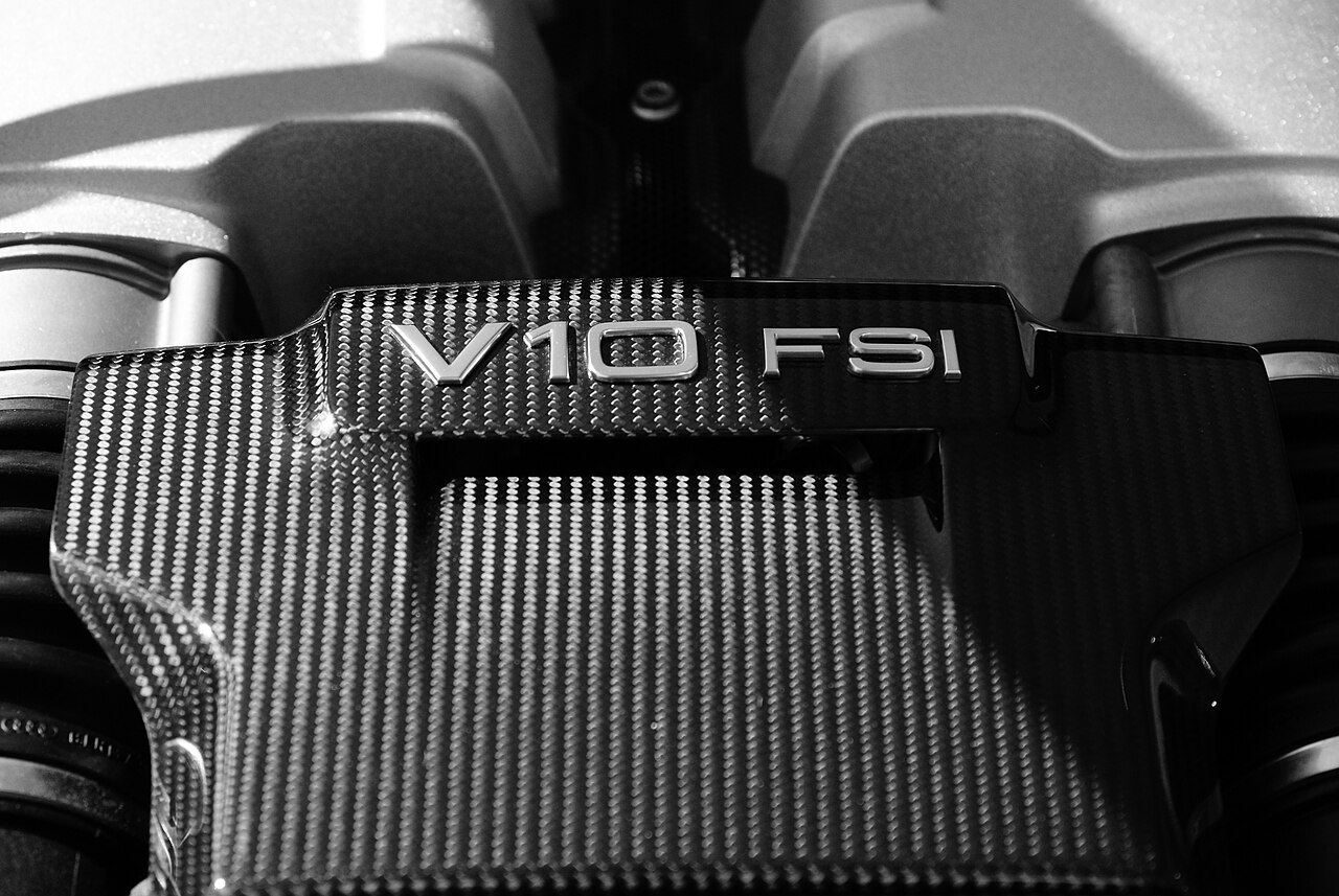 Audi R8 5.2 FSI V10 photograph