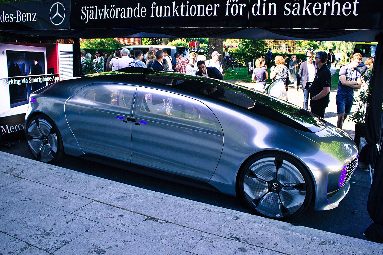 Mercedes-Benz F 015 Luxury in Motion photograph