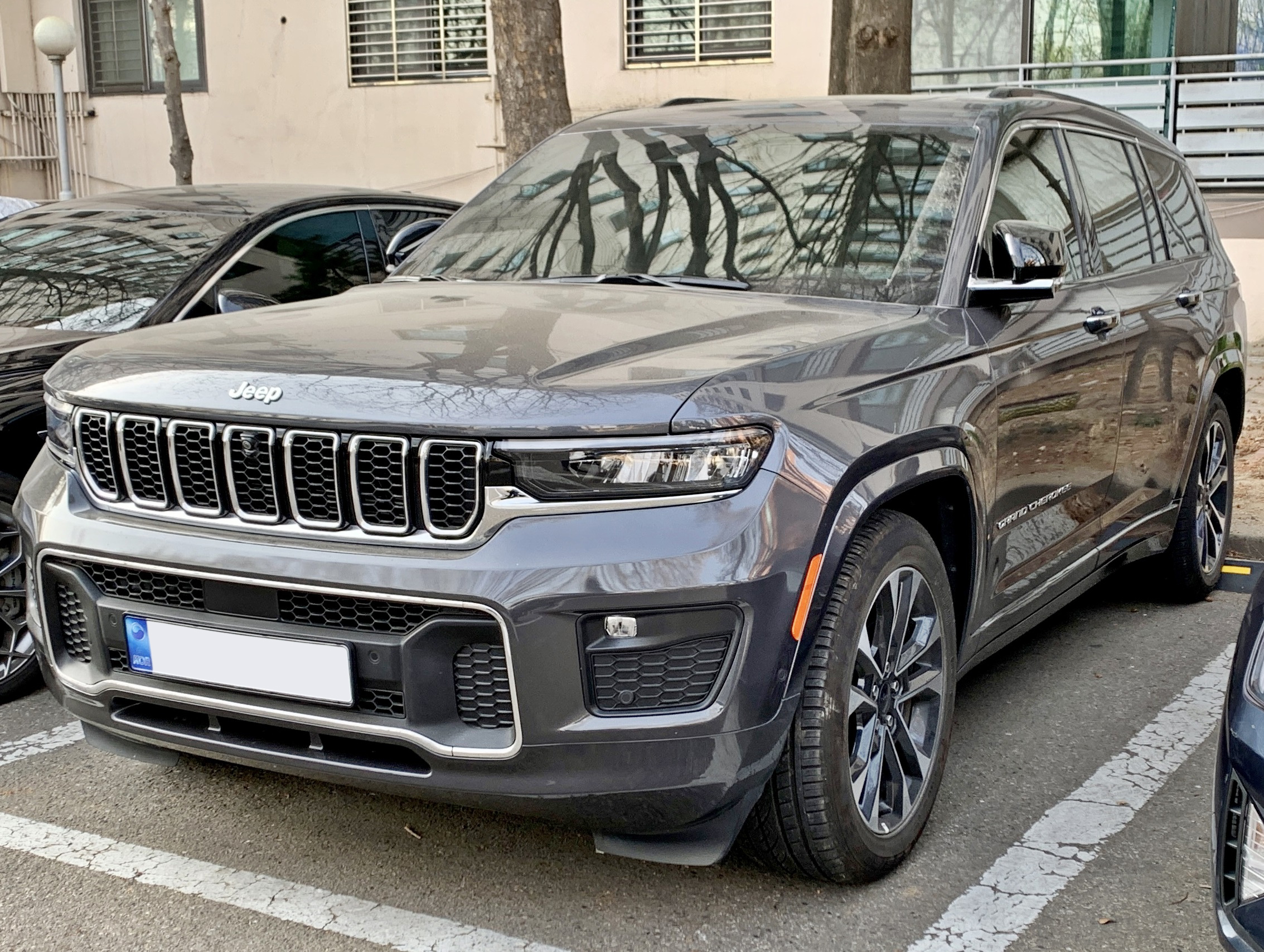 Jeep Grand Cherokee L, long three-row WL body