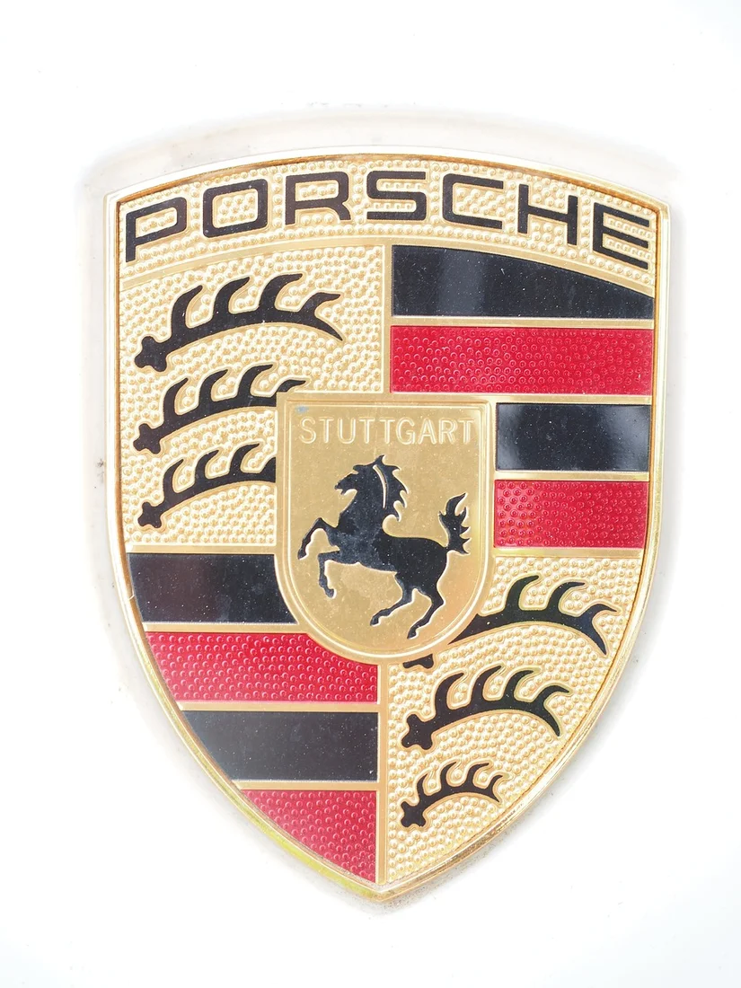 Porsche crest