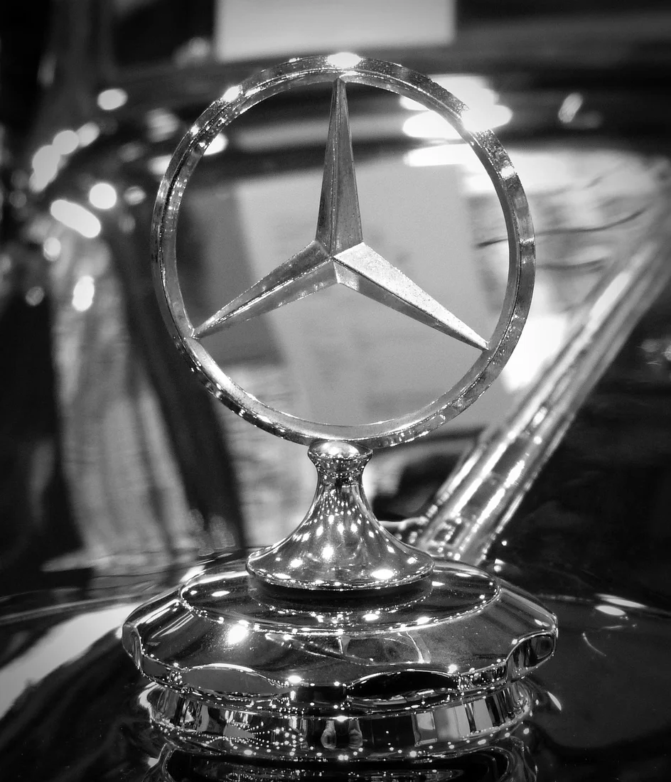 Adorno de capó con estrella de tres puntas de Mercedes-Benz