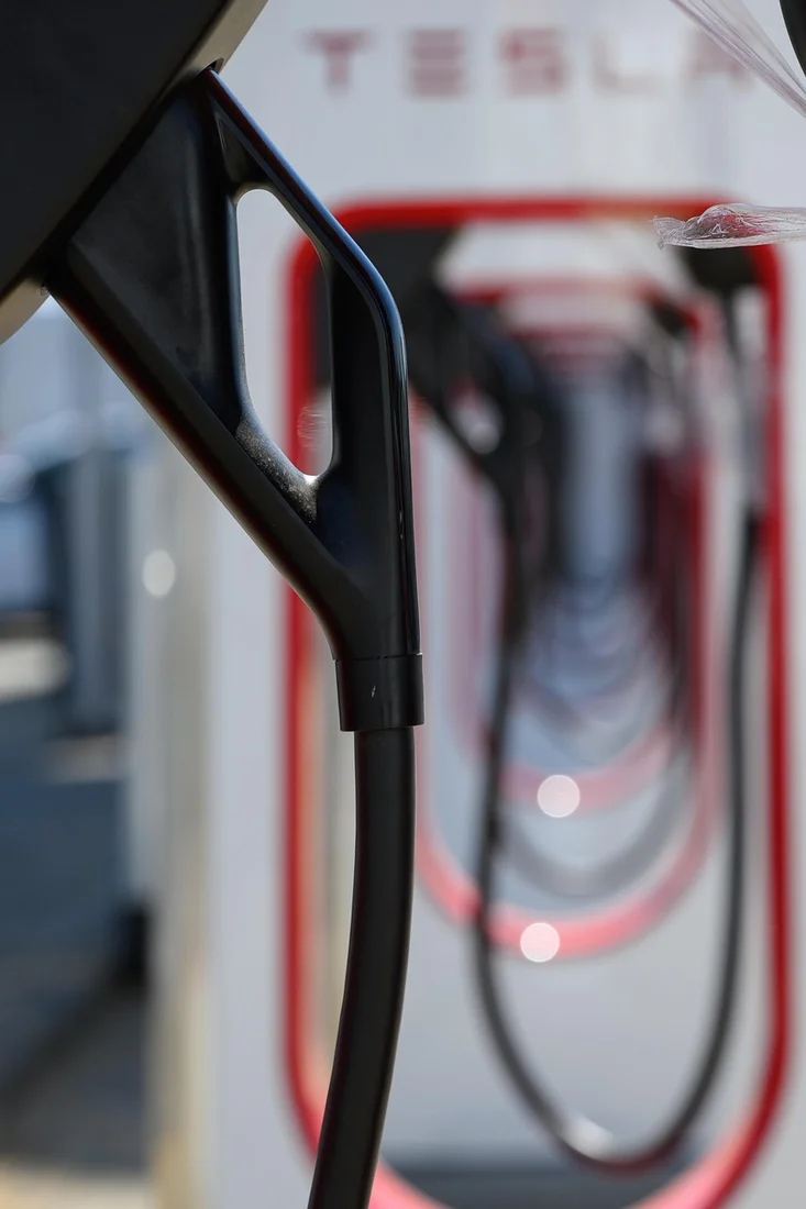 Electric-vehicle charging connector